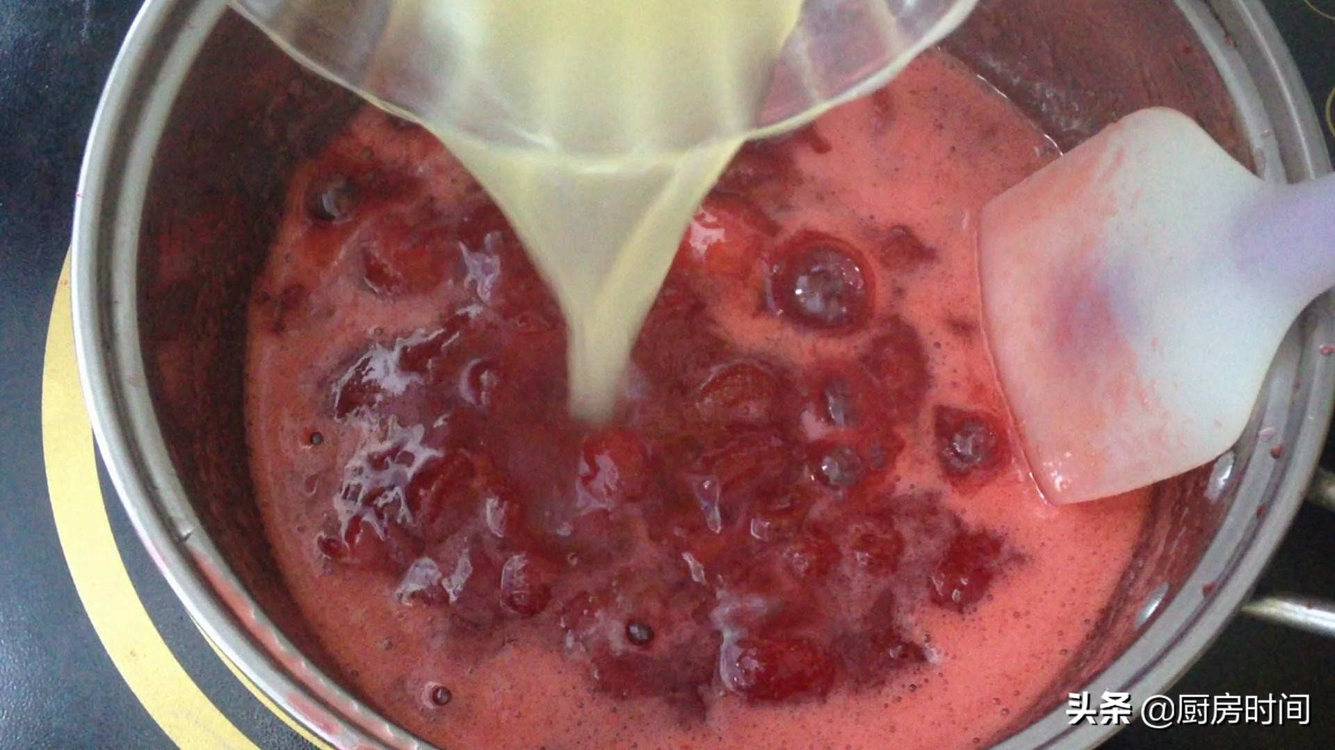 又好吃又简单的草莓酱,酸酸甜甜的草莓酱味道超赞的