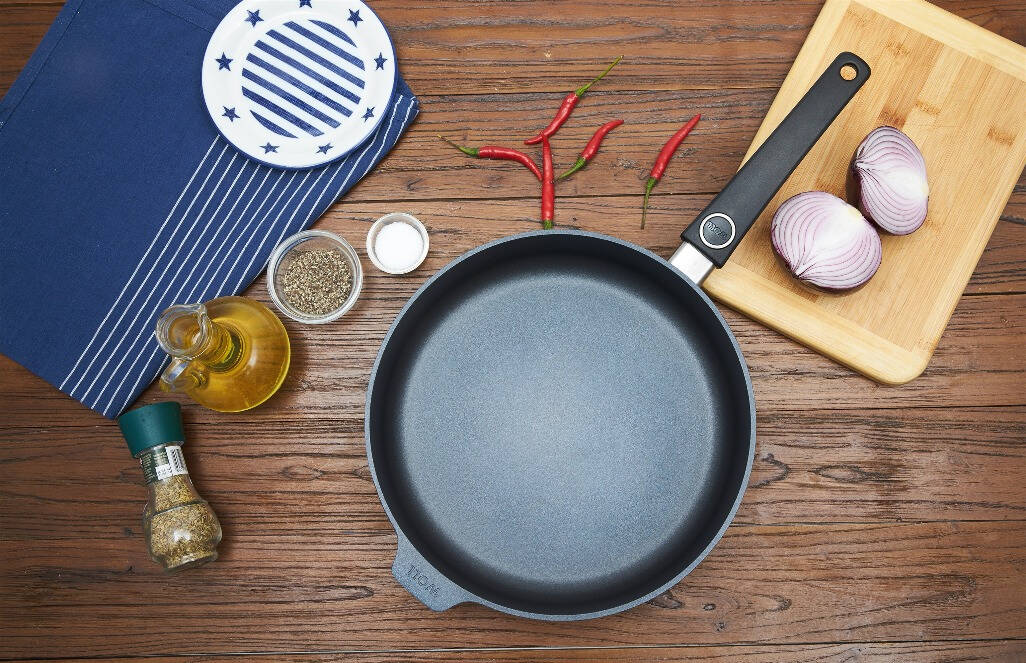 无油烟不粘锅的炒菜平底锅,钻石麦饭石不粘锅