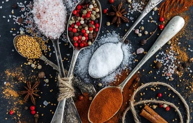 产妇月子餐可以吃葱姜蒜吗,产妇月子期间可以食姜醋吗