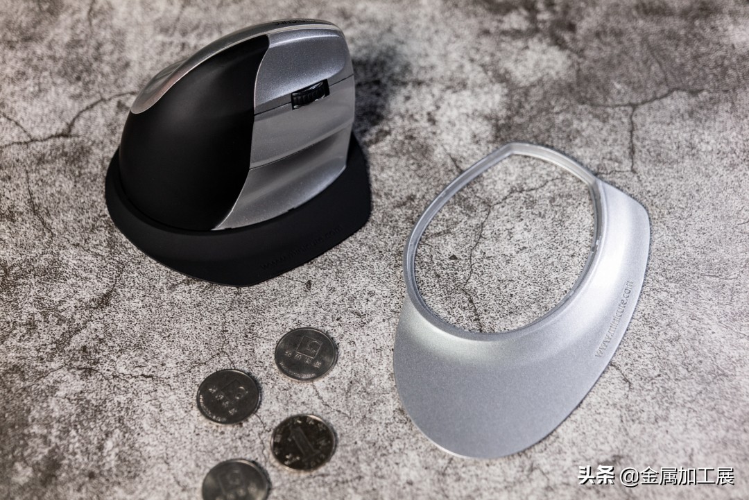 鍗庝负榧犳爣鏃犵紳绌胯秺,鍗庝负榧犳爣鏃犵紳