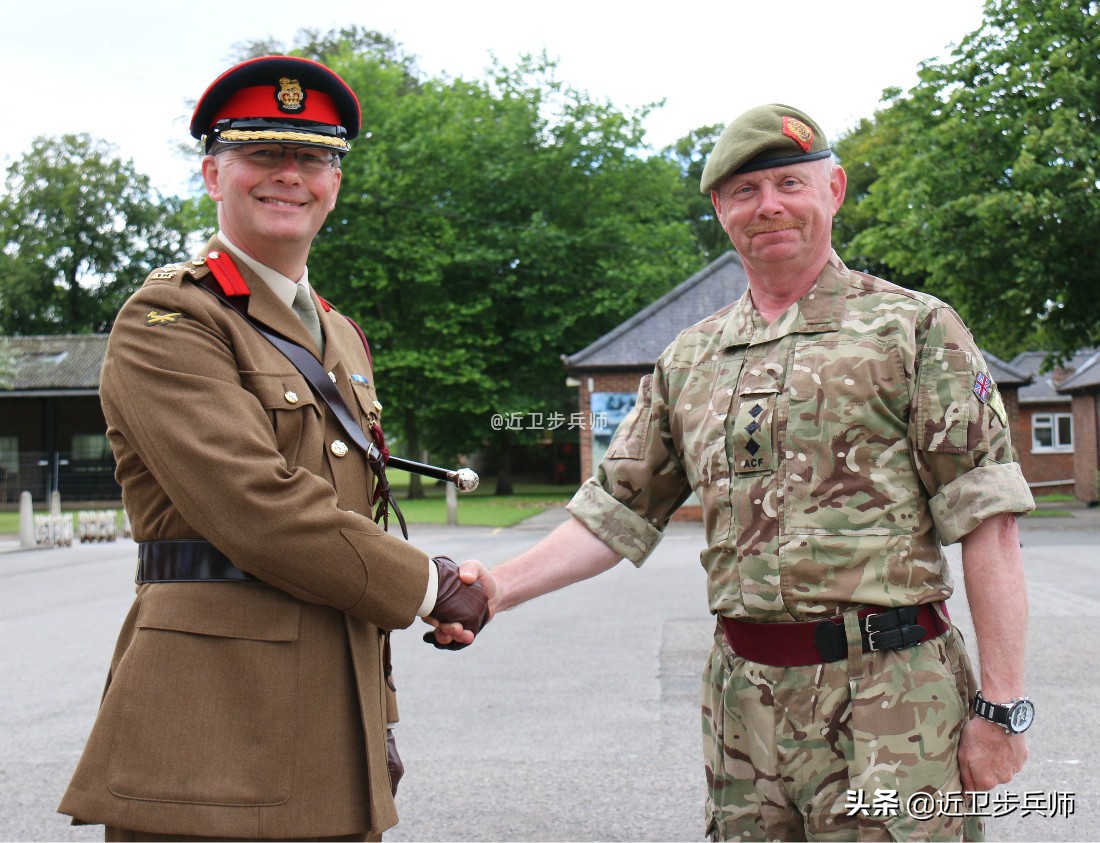 越南军服老式军服,越南红领章军服