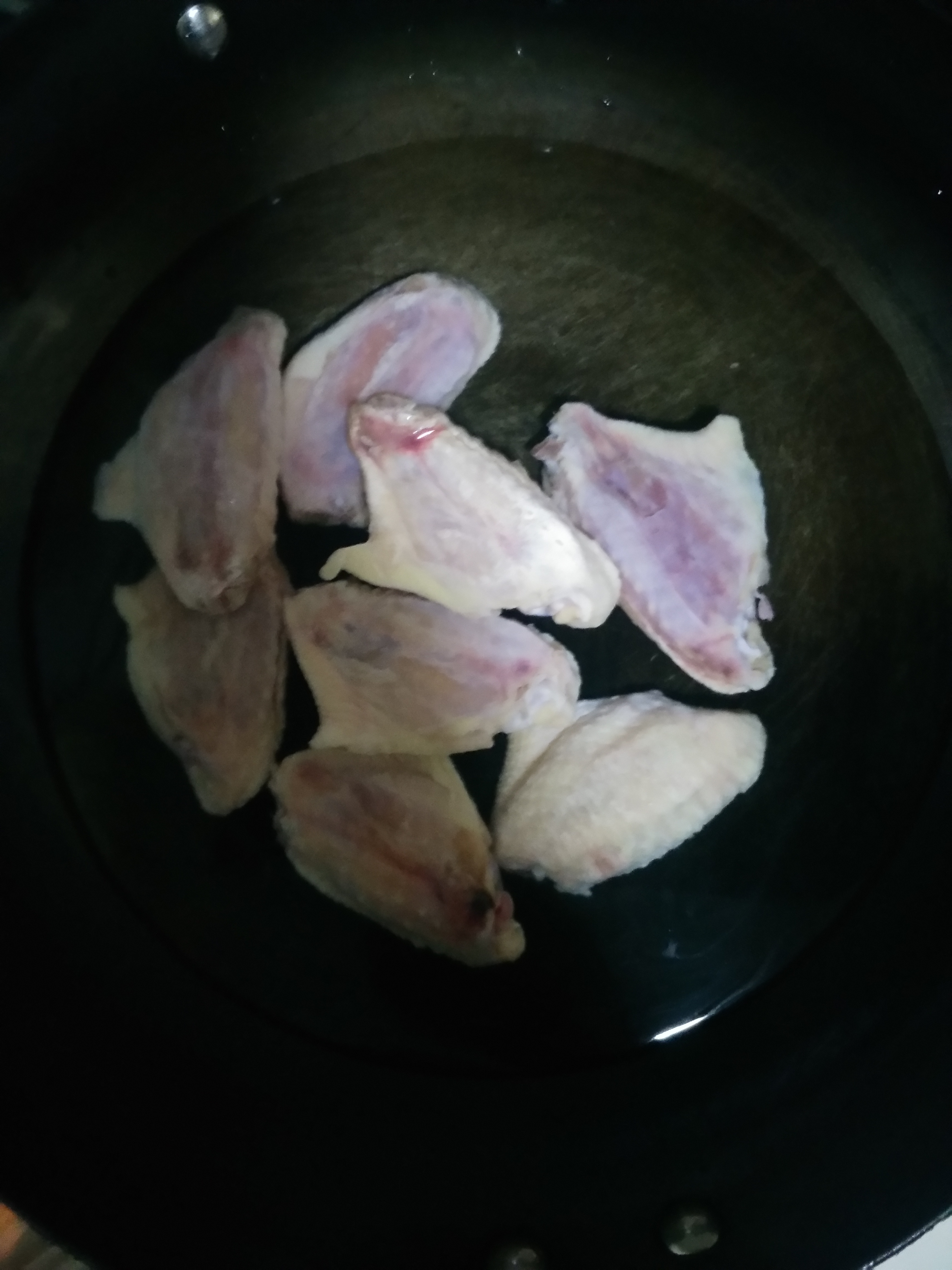 烤箱烧烤鸡翅怎么烤得外焦里嫩,在家用烤箱烤正宗鸡翅