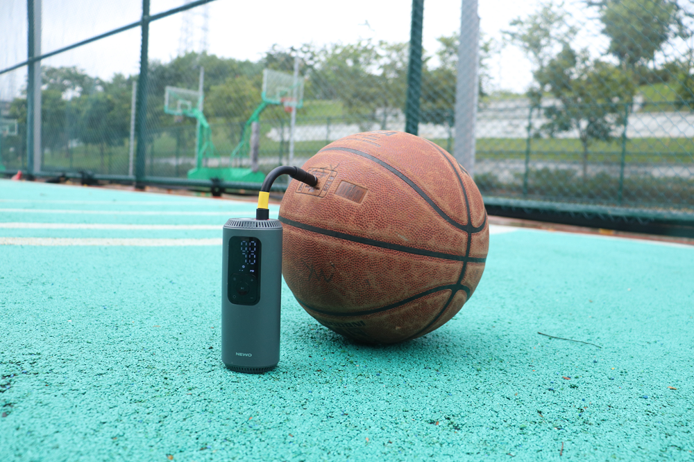 再也不怕车没气爆胎,好用的车胎充气泵