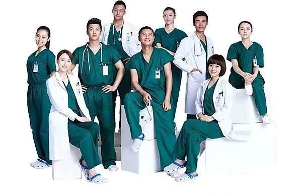 大哥最爱的洞洞鞋，女孩怎么抢着穿？