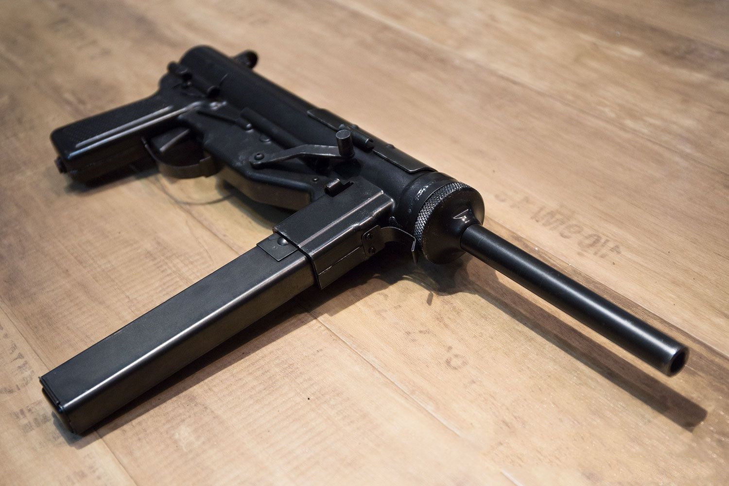 缝纫机厂研制的经典手枪，虽然火力不足，但便携性很好