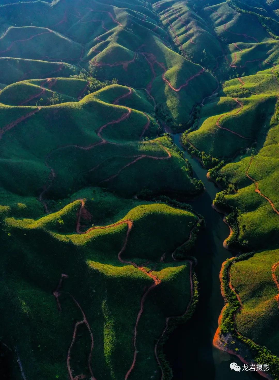 @龙岩人，让我们跟随无人机，一起飞跃闽西