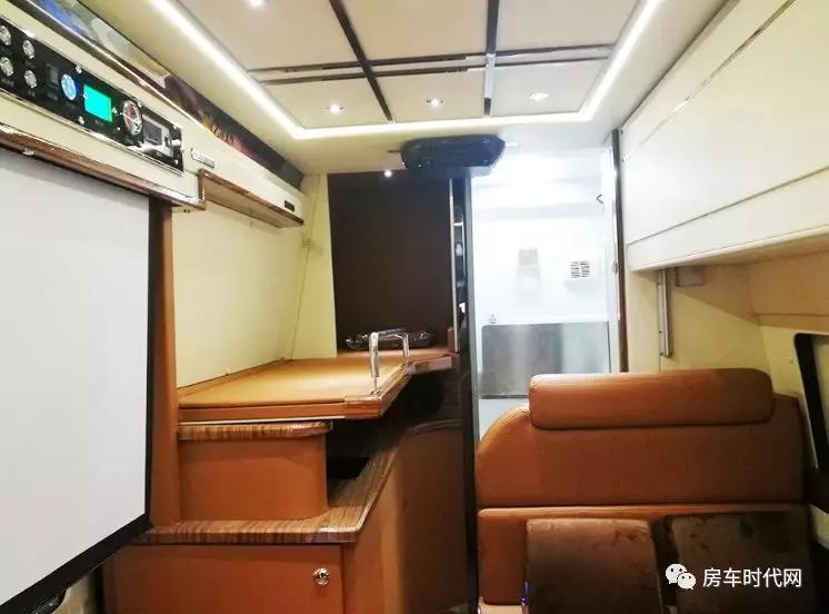 「途酷房车」历久弥新，福特全顺V348房车值得一试！