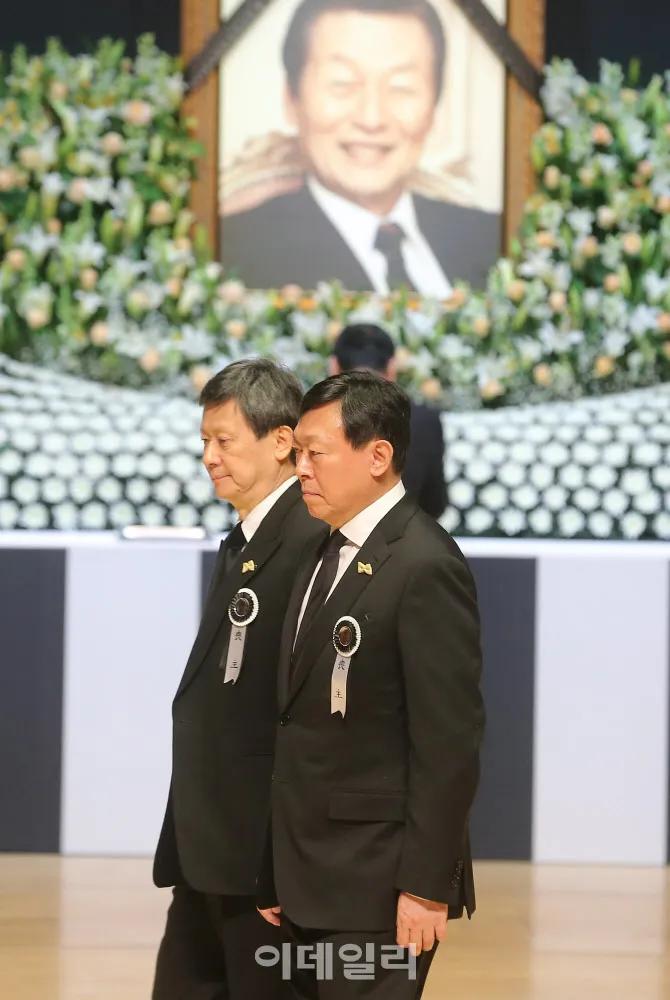 韩国财阀名人故事,韩国财阀的生活过得有多曲折