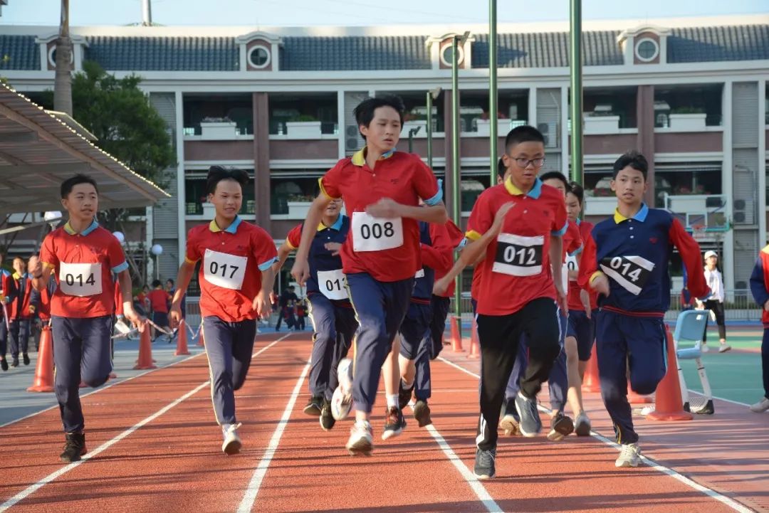 华立中英文学校是不是贵族学校,华立中英文学校升学