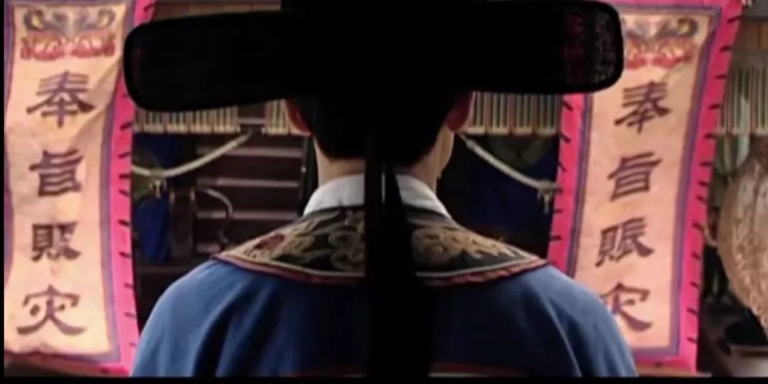 必须说，《权力的游戏》的权谋水平在《大明王朝》面前就是个弟弟