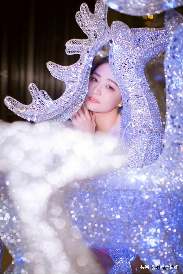 徐璐同款黑白碎花半身裙怎么搭配,徐璐白色连衣裙穿搭图