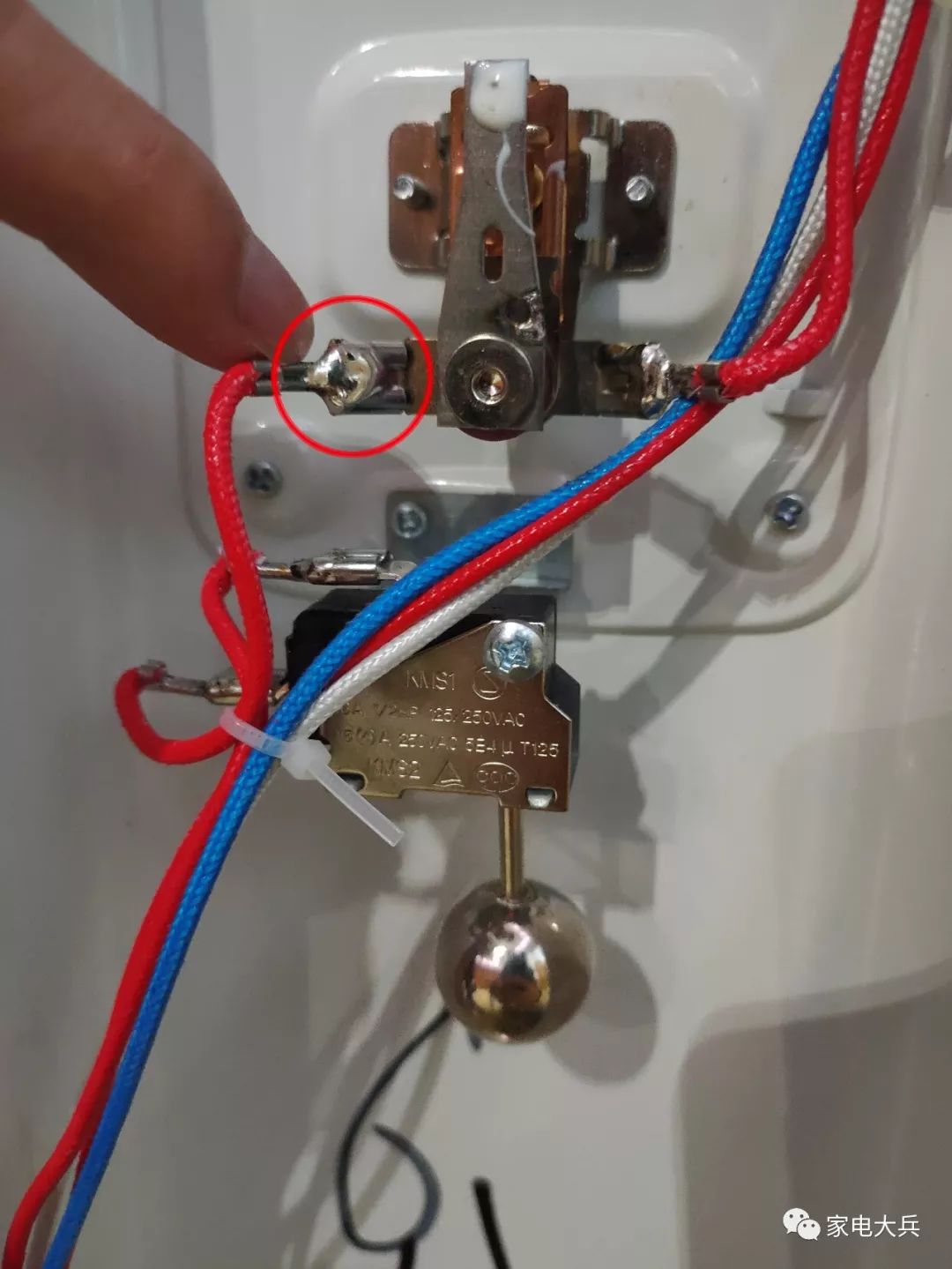 艾美特美的格力取暖器哪个好,格力与美的空调拆机对比视频