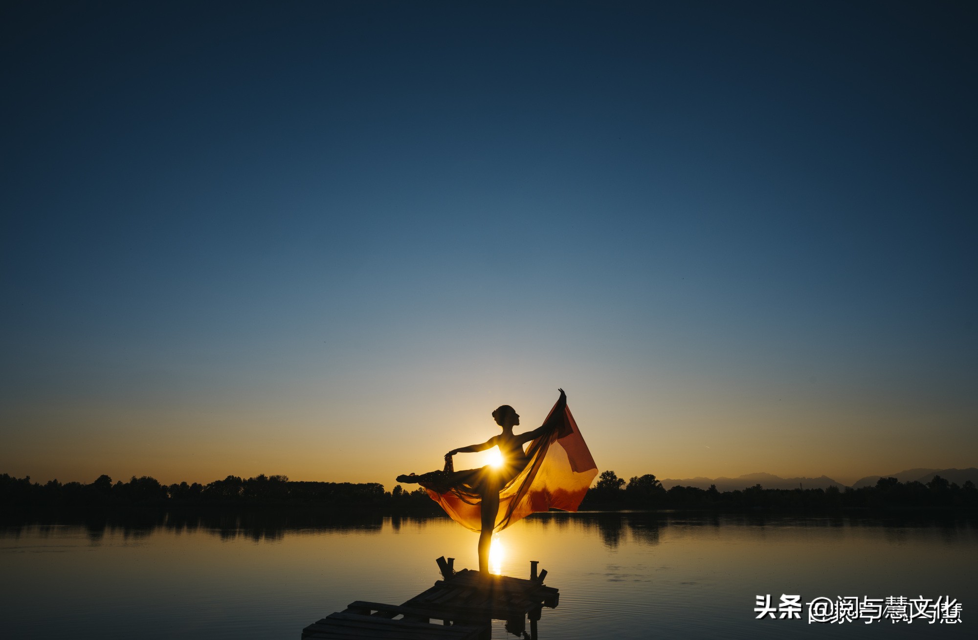 李白的诗我欲乘风归去,我欲弯弓向天射惜其中道失归路