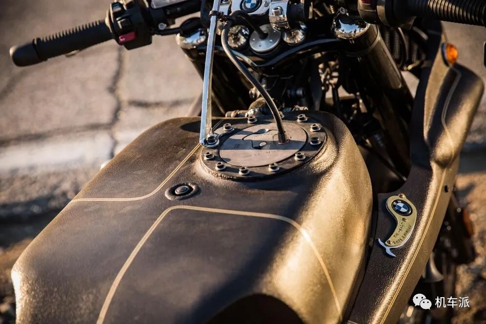 定制|“TheWal”手工大神打造的末日风宝马R18