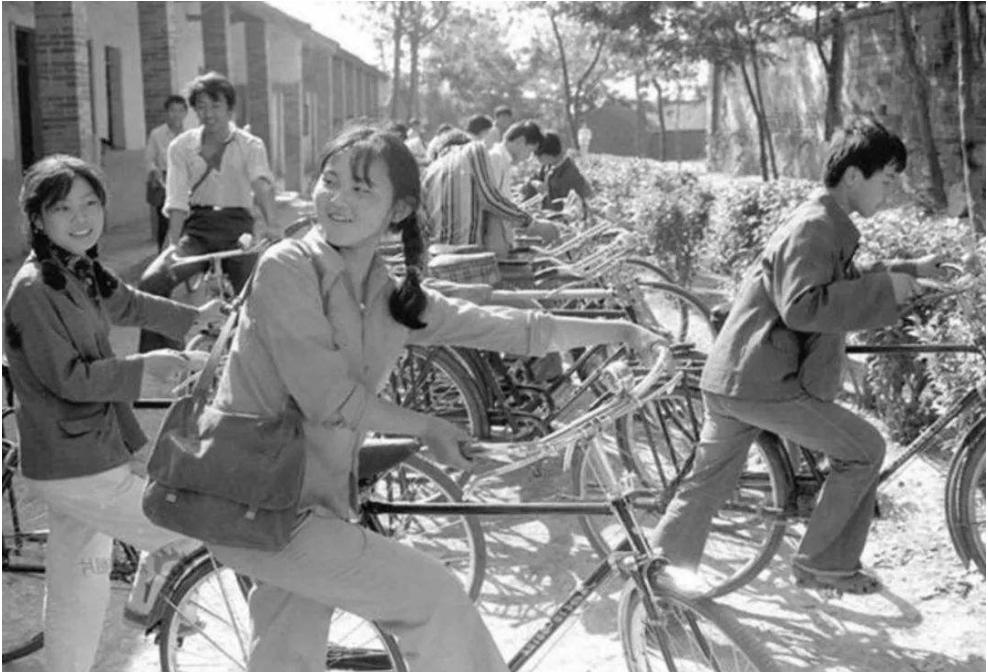 十年后当年的校园有什么变化,6070后童年学校生活的回忆