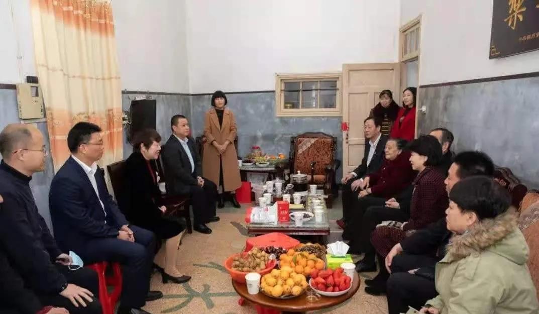 乐善好施被称为“福清哥”记陕西闽发房地产开发公司总经理唐孝标