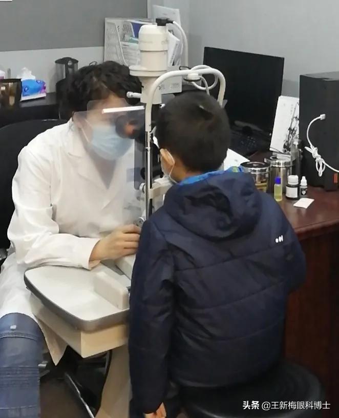 0.01%阿托品的正确使用方法,0.01阿托品滴眼液滴时注意事项