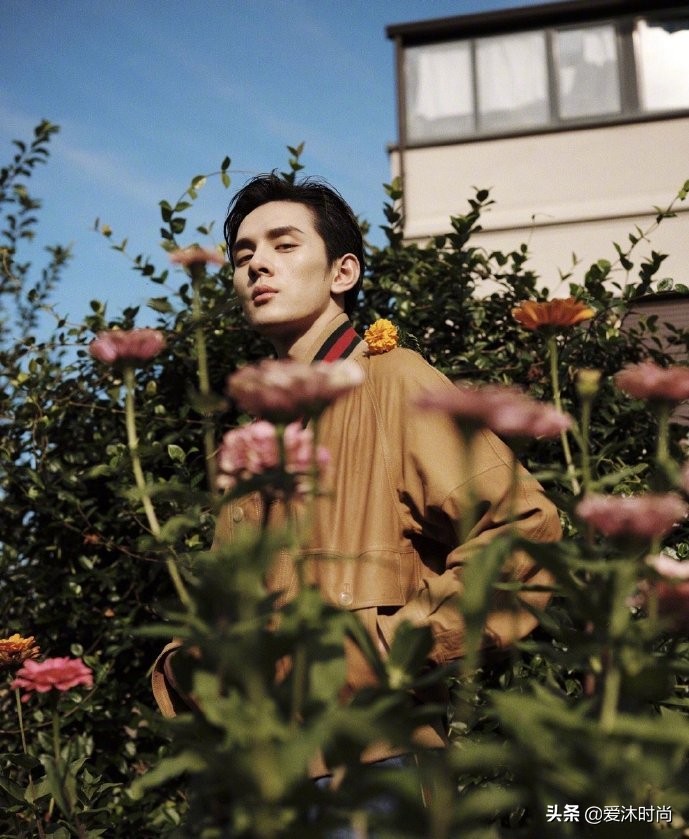 第七张太帅了！粉了这么好看还努力的——李佳琦