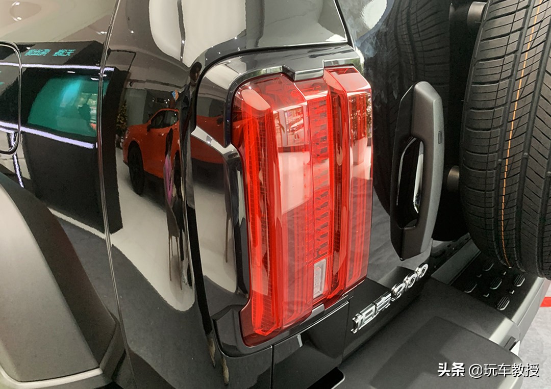 2023款坦克300顶配配置与讲解,全新一代坦克300总售量达到多少台