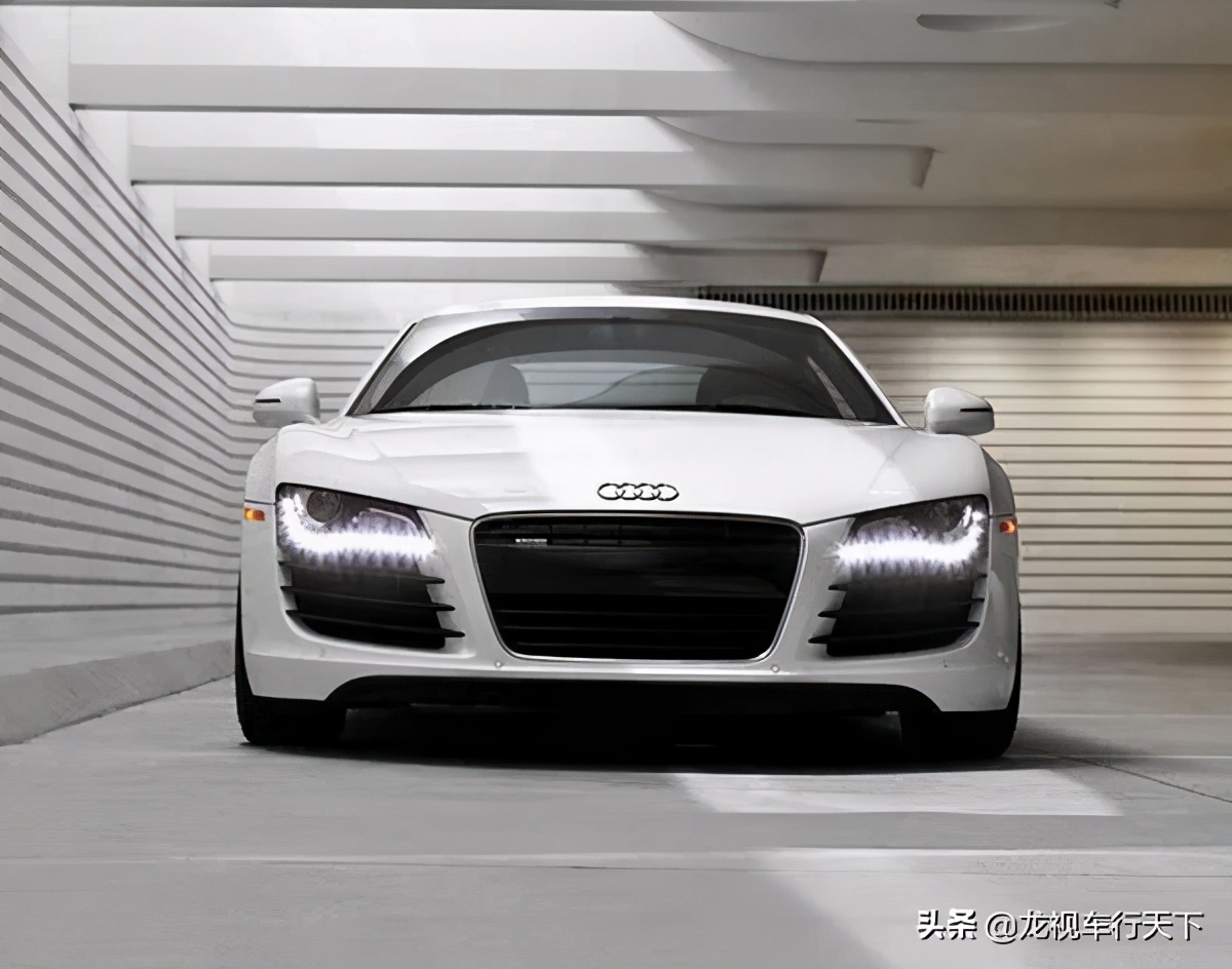 汽车大灯进化史,汽车大灯进化史解析