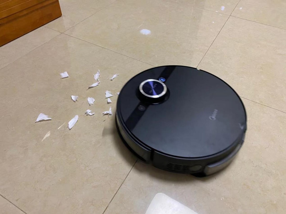 边扫拖边消毒，带电解除菌和自动集尘站的美的扫拖机器人S8+测评