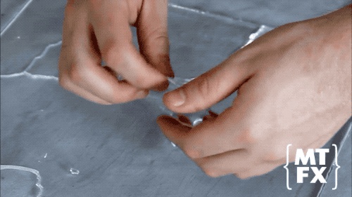 电影里用啤酒瓶“爆头”,是真的玻璃瓶吗?