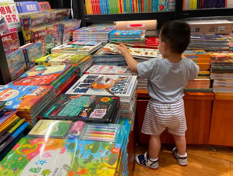 宝宝学步鞋推荐这双又好看又好穿 (宝宝学步鞋推荐0-1岁平价)