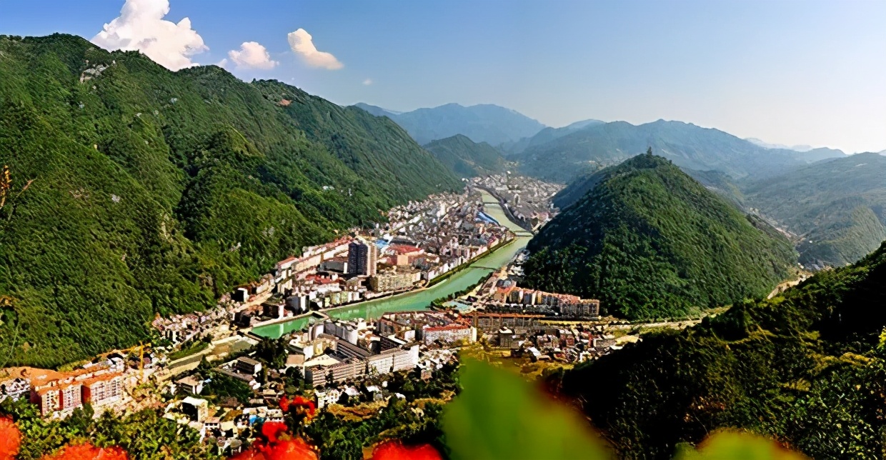 世界天坑之旅全集,世界天坑镇巴宣传片