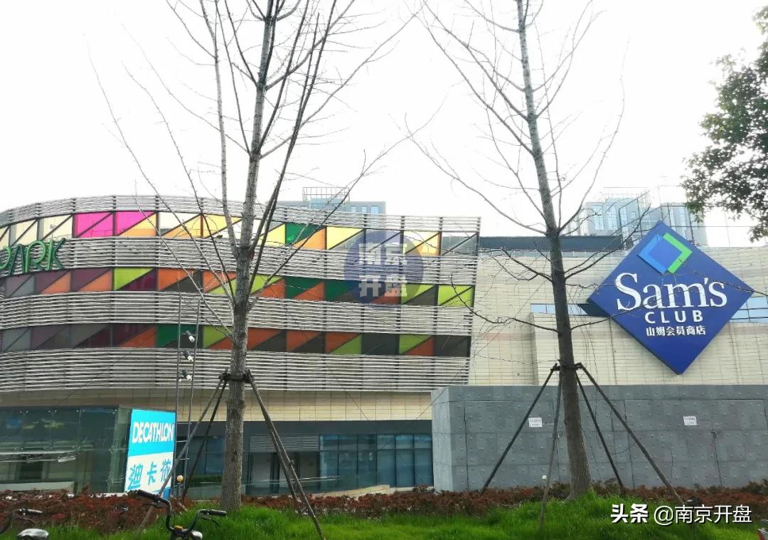 凉凉！南京顶流商场亏本抛售，竟无人接盘