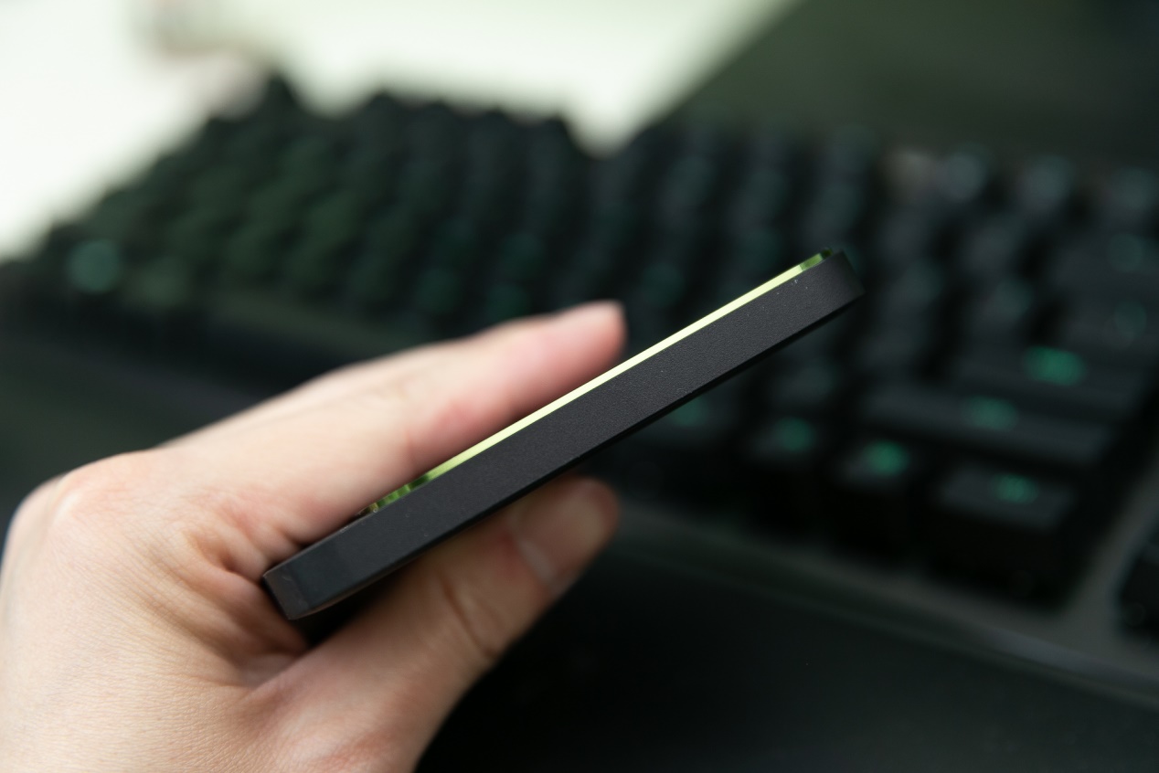 希捷酷鱼飞翼固态硬盘拆解,希捷酷鱼飞翼固态硬盘