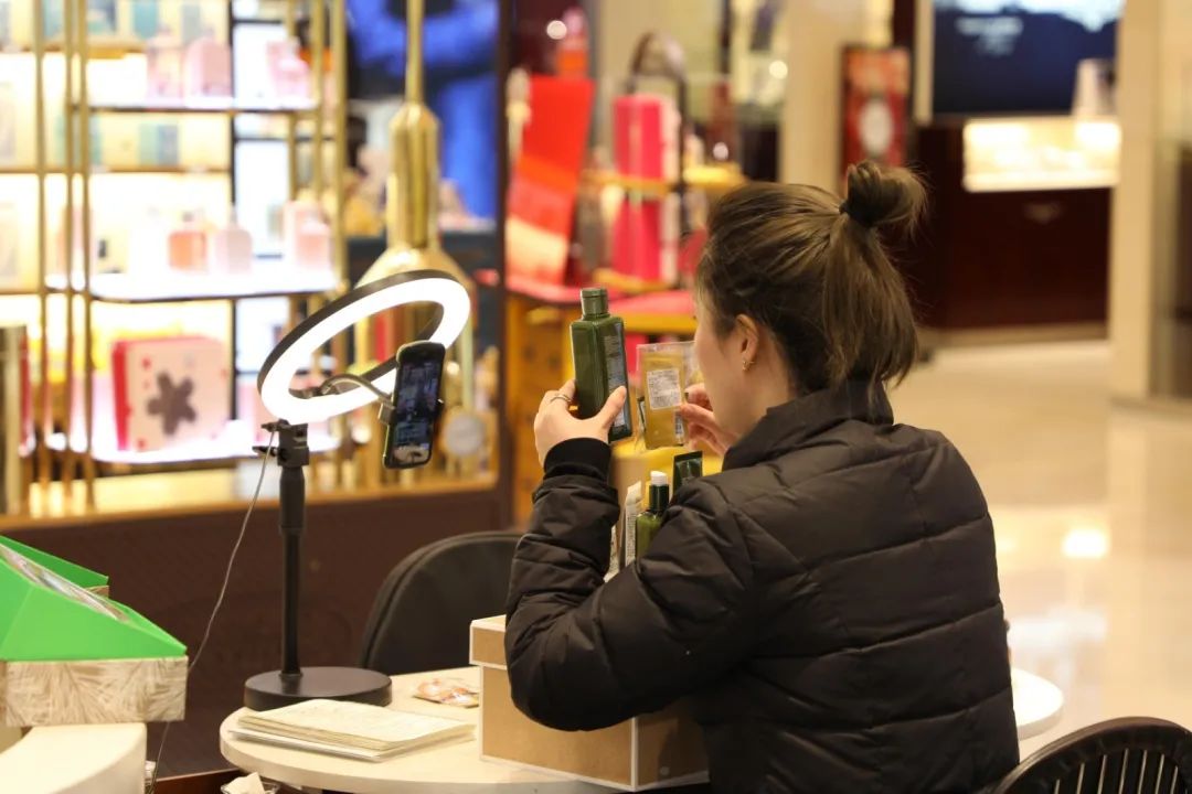 微商到底是怎样赚钱的,微商赚钱的时代已经过去了吗