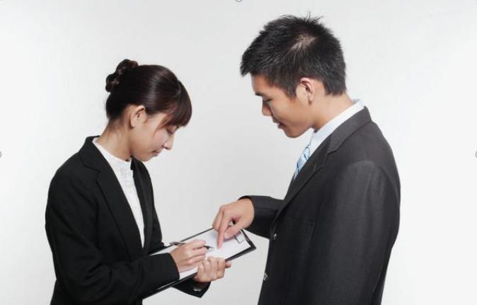 女研究生找不到工作流落街头,女研究生哭诉找不到工作