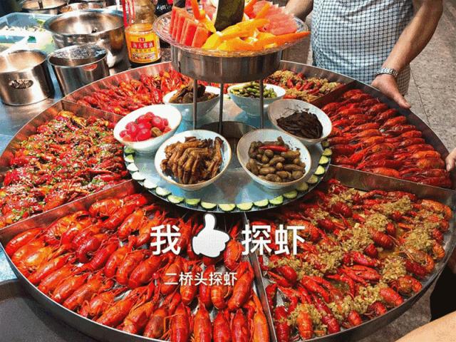 千人涌入二桥头狂欢！苦等365天，随州这个撸虾圣地一夜爆店！