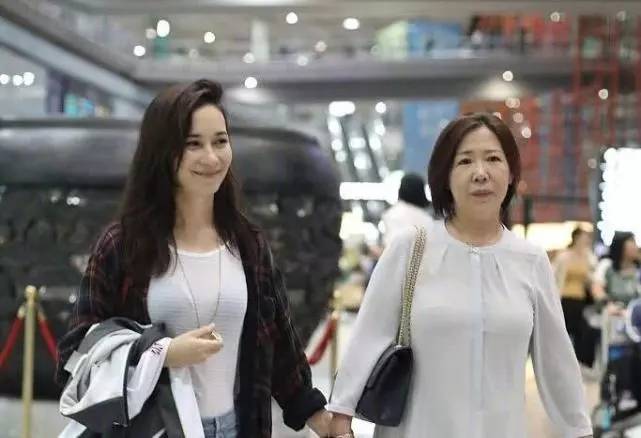 韩庚卢靖姗婚后甜蜜晒婚纱照,韩庚卢靖姗婚礼网友佳人相配祝福