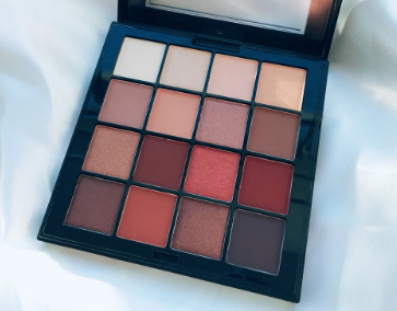 秋冬人手必备的眼影盘,秋冬必备眼影盘