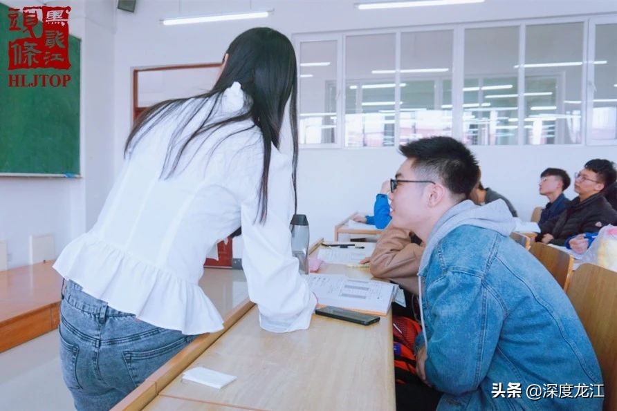 【冰城浮生记Day9】斜杠青年于浩洋：上得了讲台下得了柜台