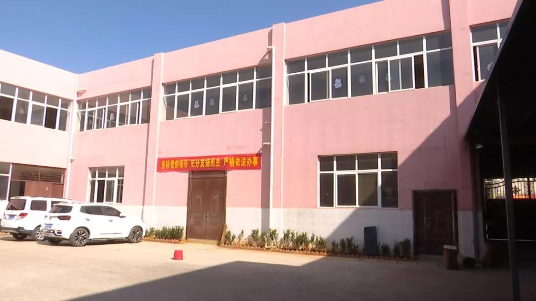 来参加婚宴，被砸伤了……维权找谁？