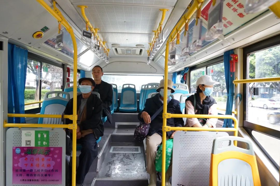 等车不如开车,等车不如自己开车方便