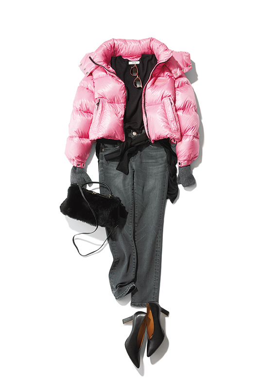 黑色棉服显瘦不臃肿上班,这样穿棉服才时髦