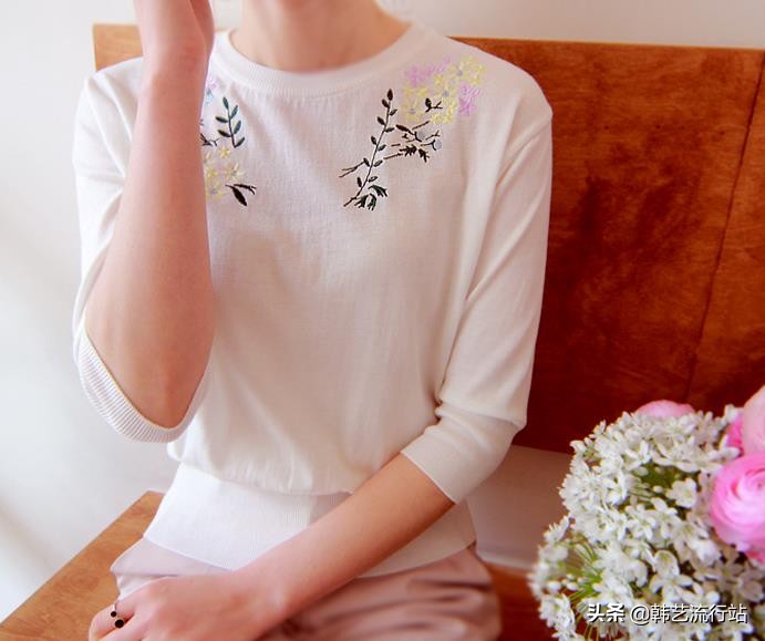 这个季节女穿什么衣服,早春款韩系温柔风蝴蝶结针织毛衣