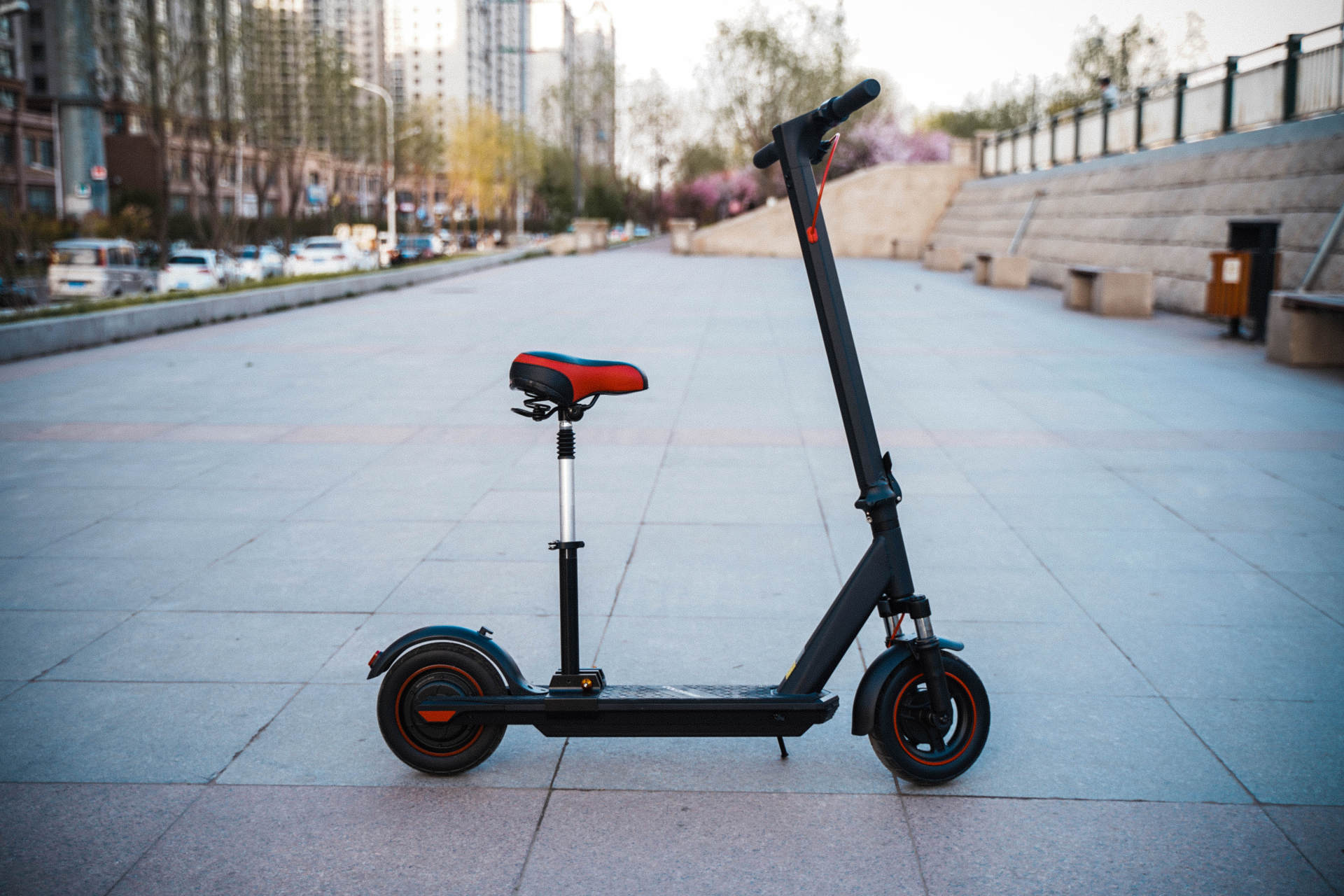 科洛威电动滑板车l10能充电吗,科洛威l10和米家哪个好