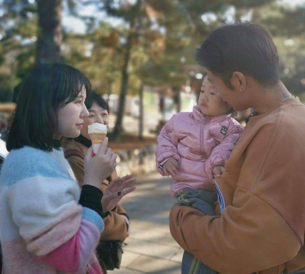 足球明星荣昊,国脚荣昊