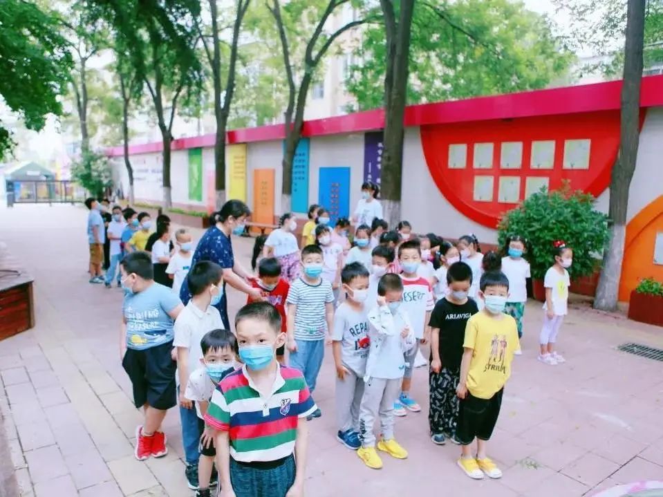 北京最新中小学生开学时间,北京市小学生开学