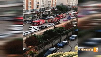 电闸拉下来了却着火了,电闸推上去电灯炸了