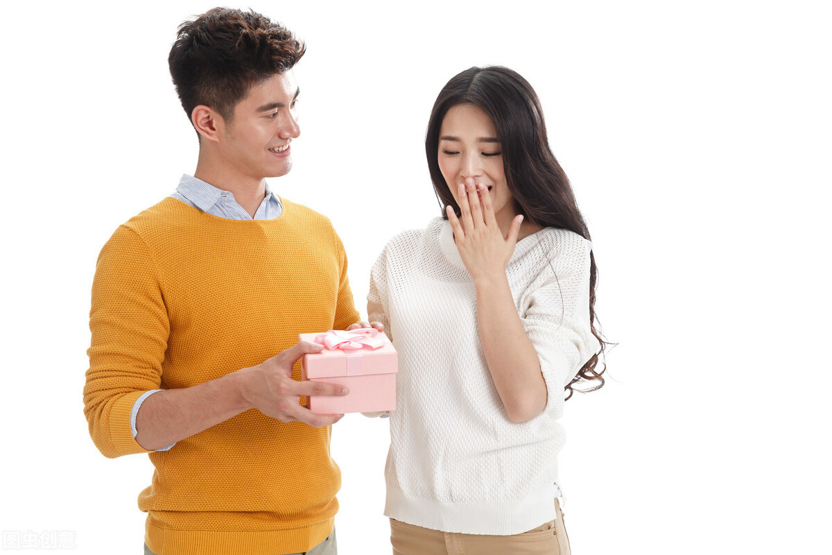 3月14日送什么礼物给女朋友,2月14日给女朋友送什么礼物