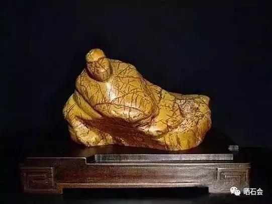 这些奇奇怪怪的奇石让人不忍直视,奇石每一件都是绝无仅有