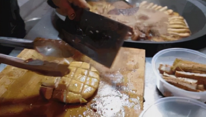 现在吃碗卤煮这么大罪过?竟和裹脚、黑奴挂钩了?北京人真难