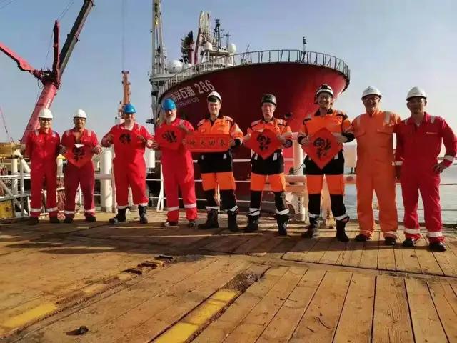 看看船员兄弟在船过年模式