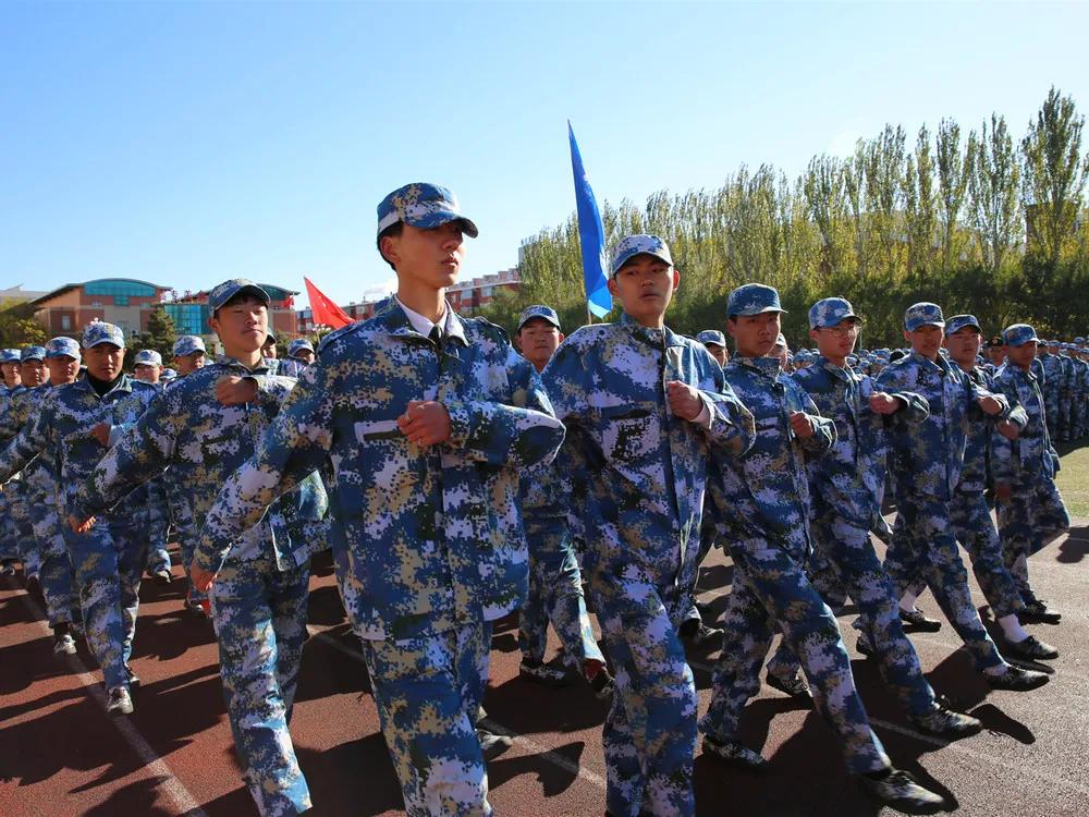 阜新高等专科学校新生报到,辽宁阜新高等专科学校军训