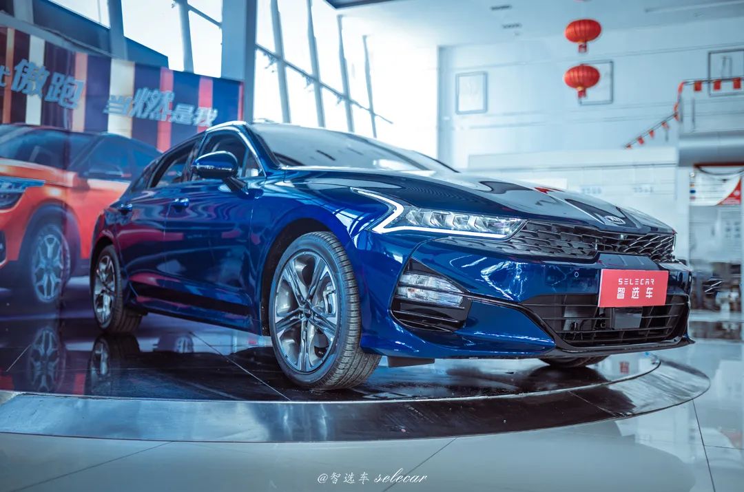 起亚k52014款2.0latluxury,全新起亚k5的盛世美颜你get到了吗